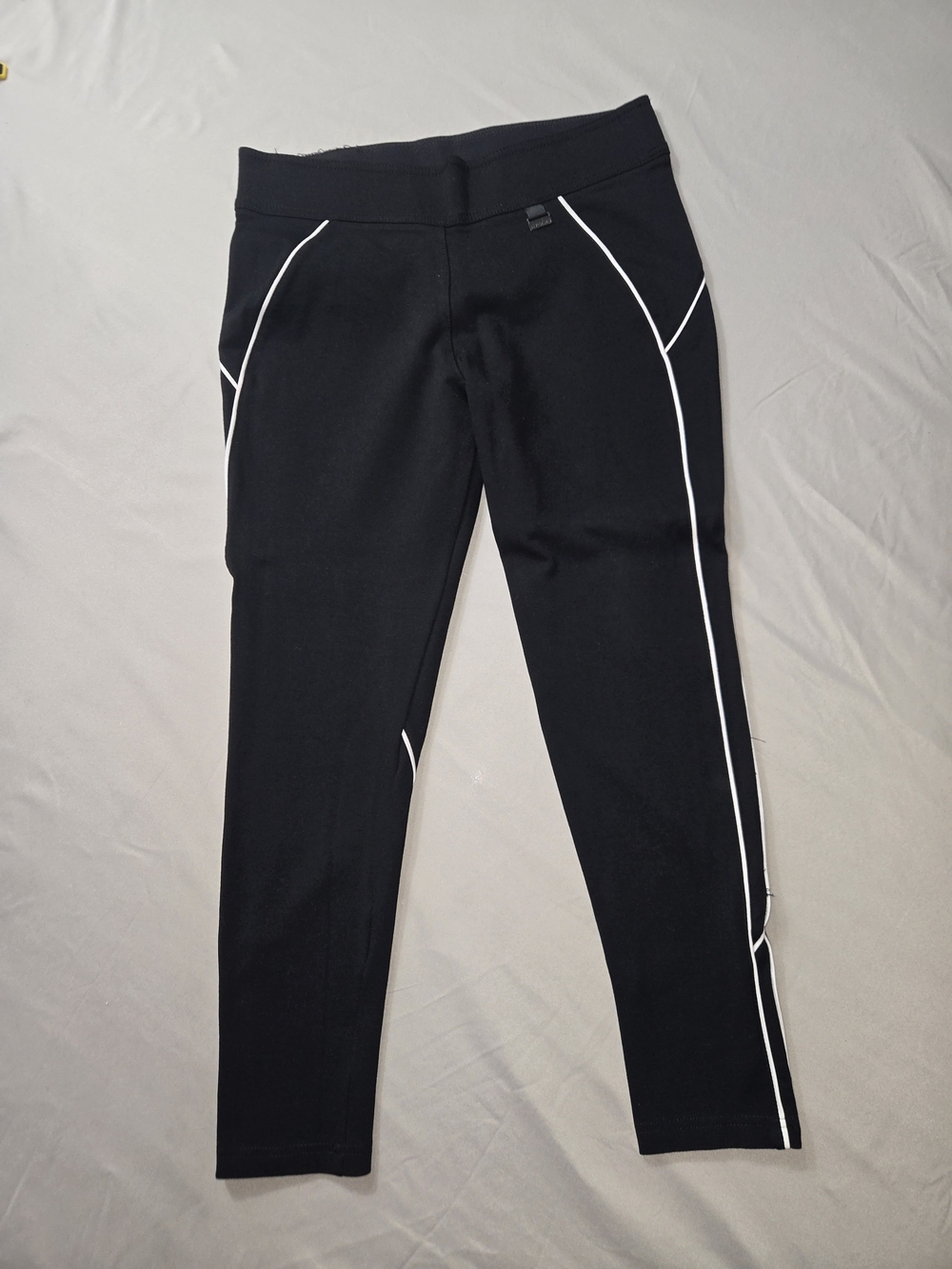 Peter Nygard Black Leggings with White Piping - Size M